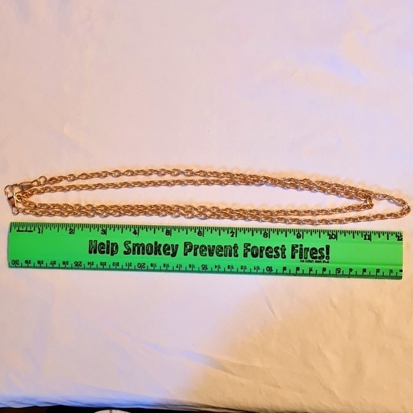 Opera necklace with fishhook closure, gold tone - Picture 3 of 3